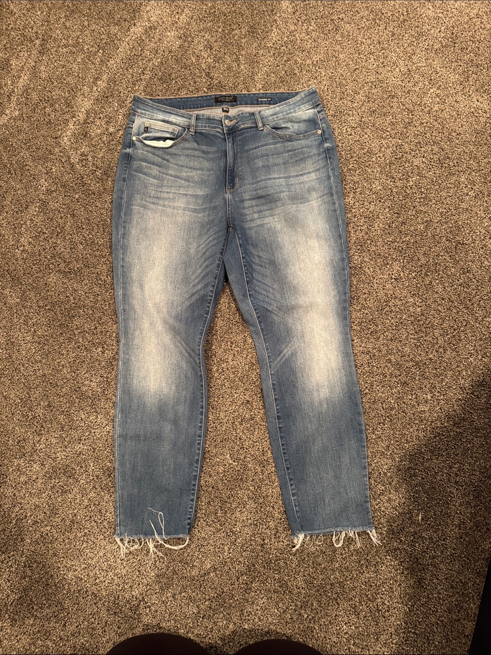 Judy Blue Light Blue Ankle Crop Stretch Jeans with Frayed Hem